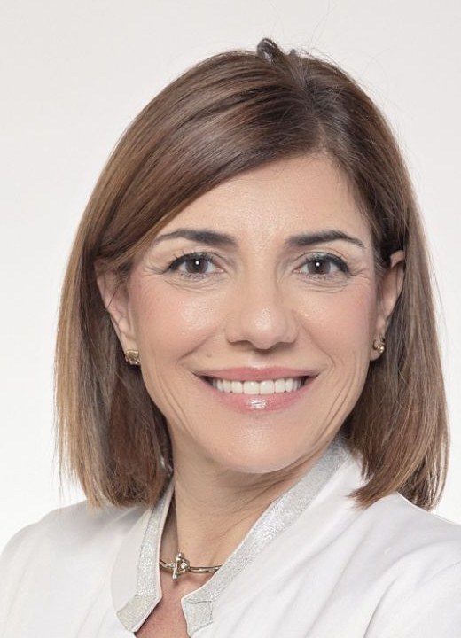 Rostro de la Dra. Sandra de Oliveira, directora médica de deOLIVEIRA | Clinic